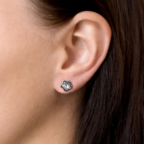 Stříbrné náušnice pecka s krystaly Swarovski bílá kytička 31255.1 Stříbrné náušnice pecka s krystaly Swarovski bílá kytička 31255.1