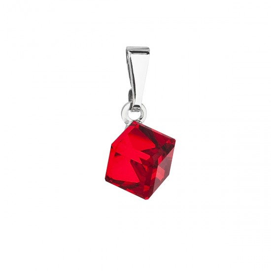 Přívěsek bižuterie se Swarovski krystaly červená kostička 54019.3 Přívěsek bižuterie se Swarovski krystaly červená kostička 54019.3